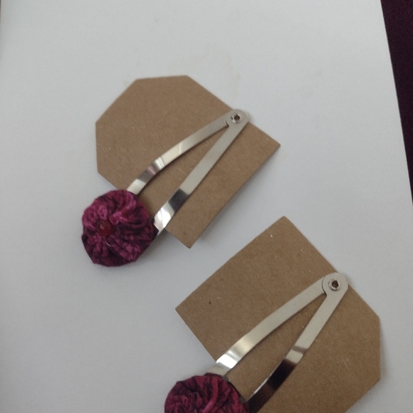 Hair clips! - Picture 3 of 3